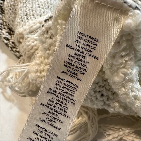 Chico's V-Neck Sweater Gray White Asymmetrical Fringe Trim, Size O (US
Size S/4) - Picture 9 of 10